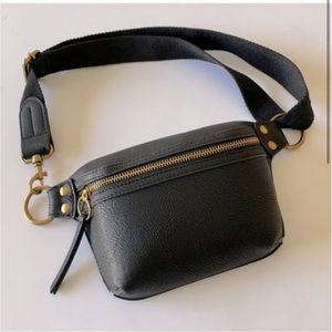 ⚠️⚠️ISO ISO ⚠️⚠️ searching for this black universal thread fanny